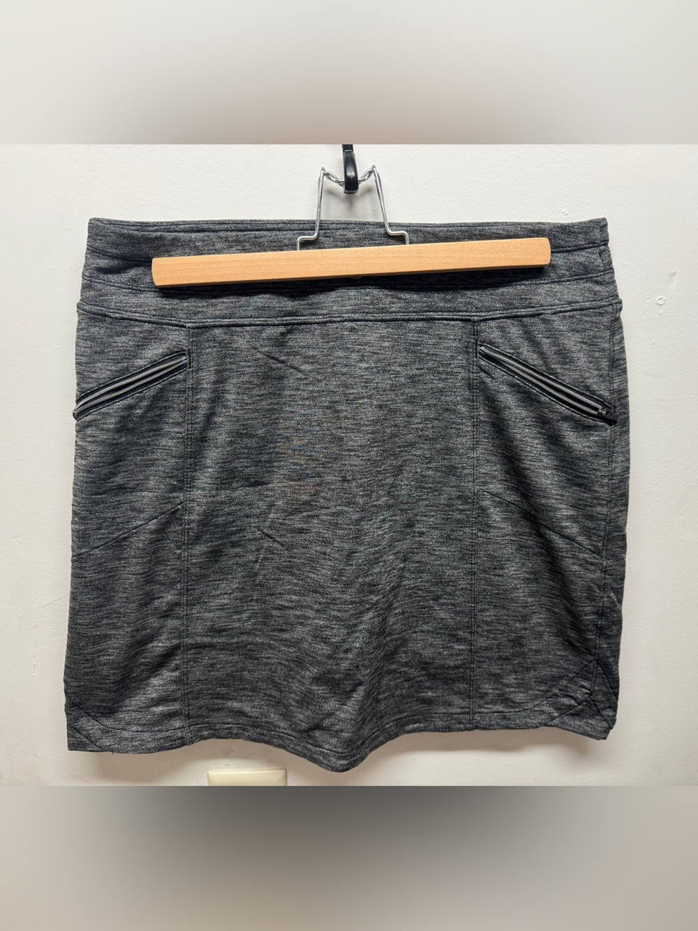 Athleta Charcoal Heather Gray Performance Skort Medium Tall